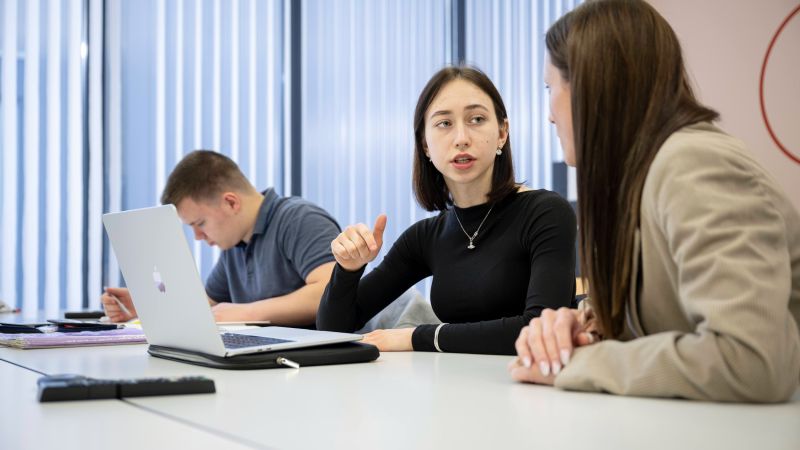 Training scholarship for recognised refugees and foreign nationals with provisional admittance